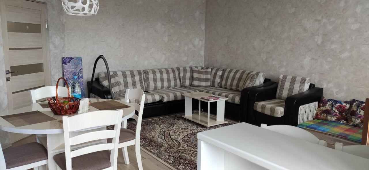 Apartment In The Karakol Heart Bagian luar foto