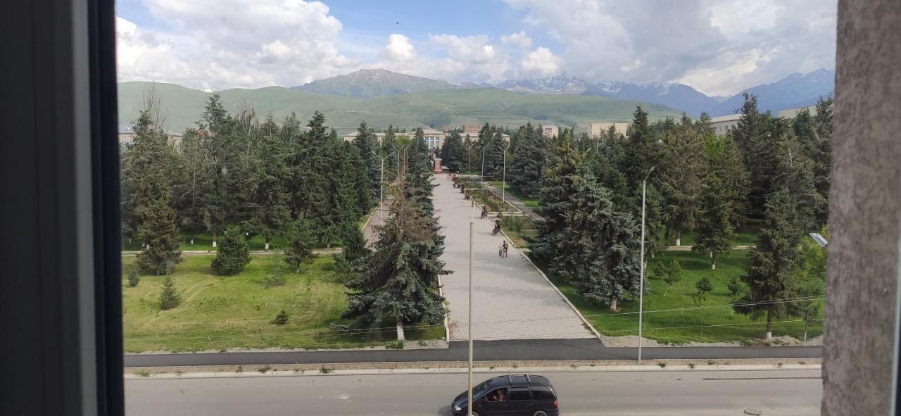 Apartment In The Karakol Heart Bagian luar foto